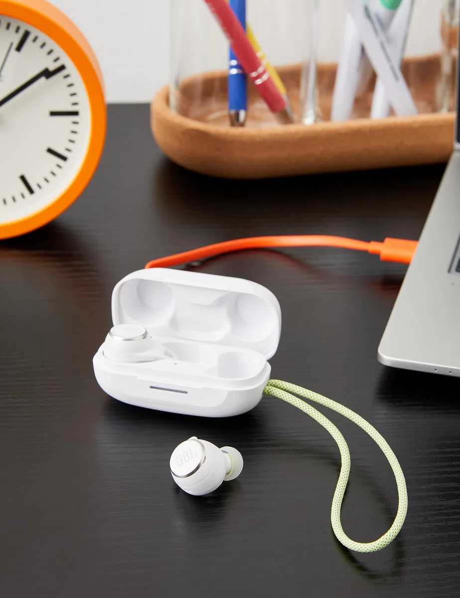 JBL Reflect Aero Cuffie In-Ear True Wireless Bluetooth, Auricolari Impermeabili e Antipolvere IP68 con Cancellazione Adattiva del Rumore, per Musica e Chiamate, Autonomia 8+16 Ore, Bianco
