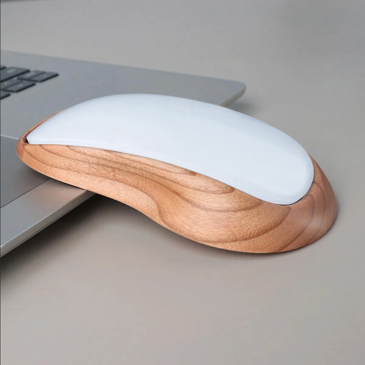 Dock Ricarica in Legno per Porta USB C e Base Stabile per Caricabatterie per USB C efficienti negli spazi Lavoro