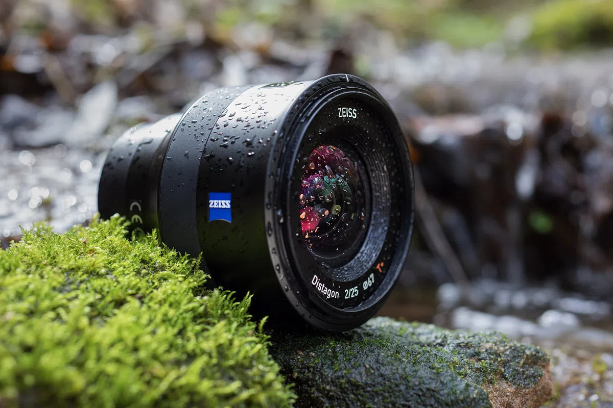 Zeiss Batis 2/25 e per Fotocamere Mirrorless Full-Frame di Sony (Con Innesto E)