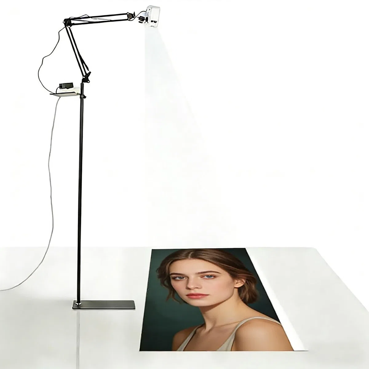 Proiettore artistico, strumento di disegno portatile, dimensioni e angolo regolabili, proiezione da 40,6 a 280,6 cm, immagini chiare e prive di fantasmi, ideale per artisti e principianti
