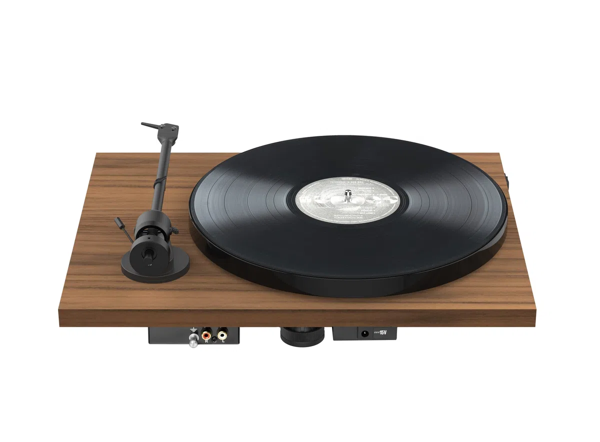 Pro-Ject E1 Phono - Giradischi Plug & Play con Puntina OM5e, Bianco | Preamplificatore phono integrato, cambio velocità elettronico 33/45 e braccio in alluminio da 8,6 pollici