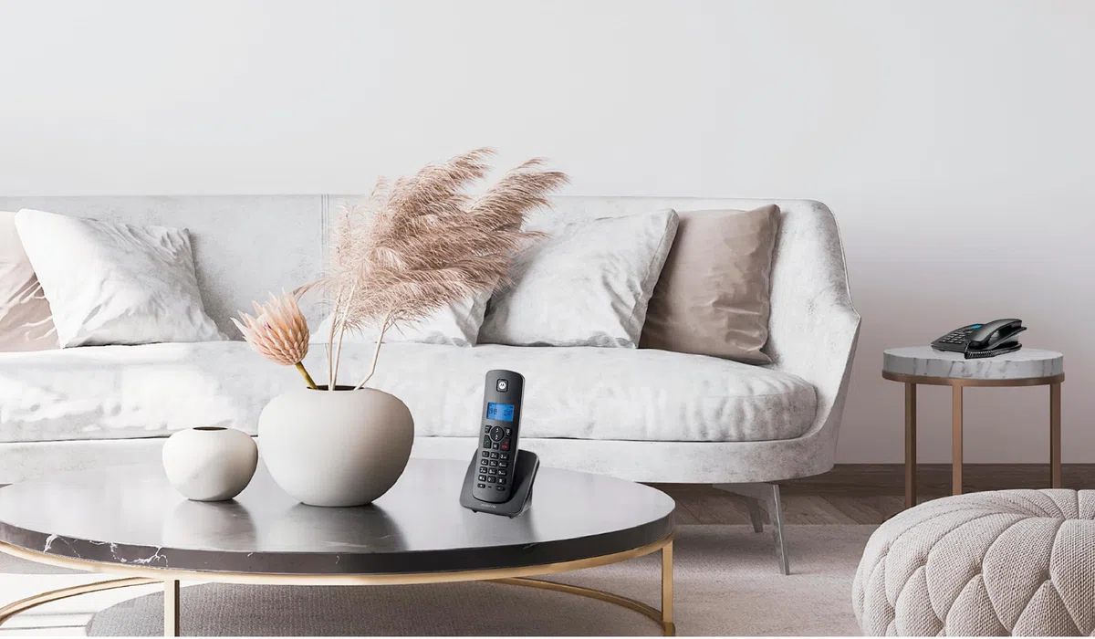 Motorola Voice - C4201 Telefono con filo con terminale cordless digitale, modalità di emergenza, trasferimento di chiamata, schermo retroilluminato, rubrica con 50 nomi e numeri