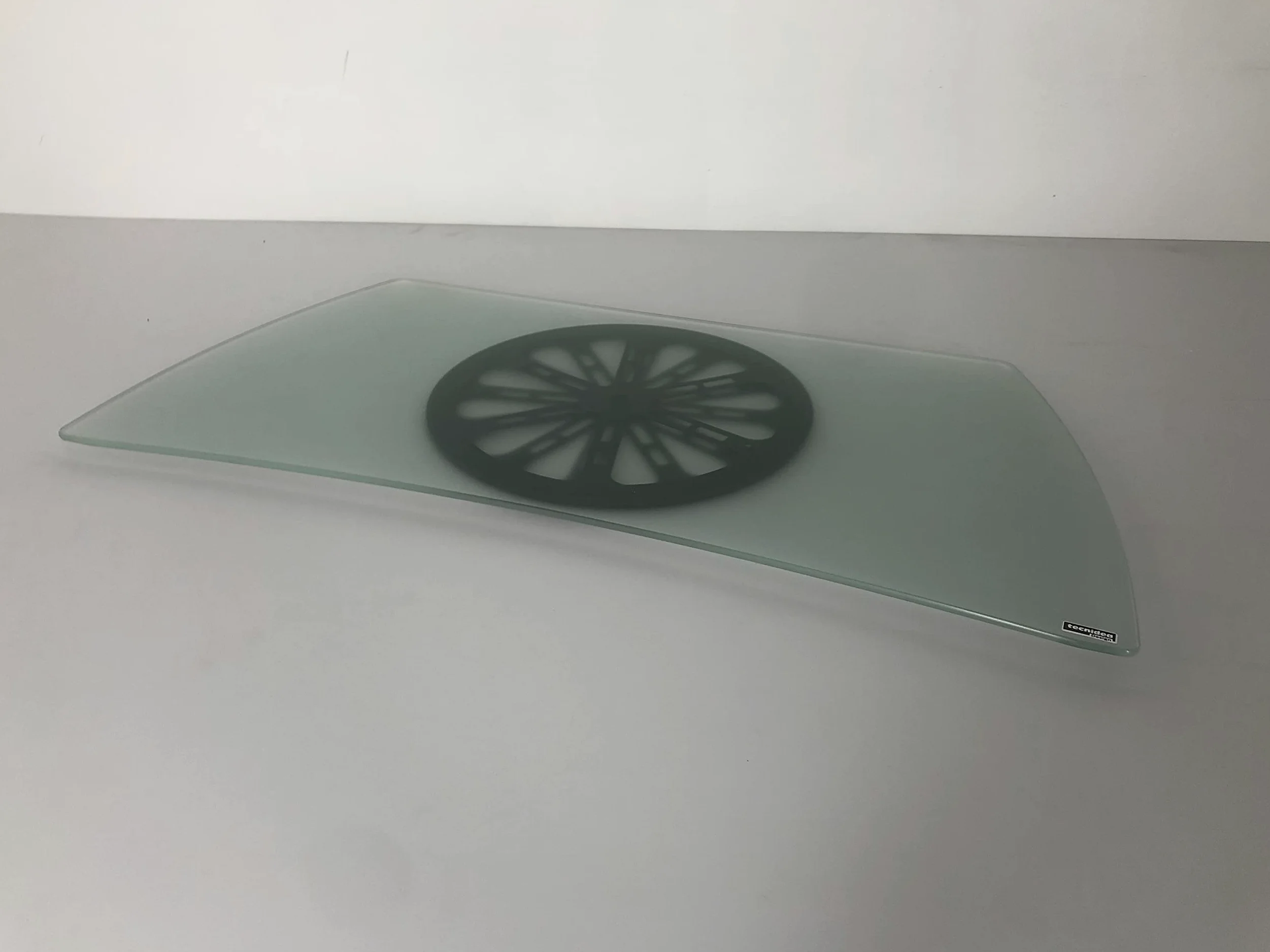 Tecnidea Base TV Girevole Anche per pc, Piano in Vetro temperato satinato Dimensioni largo cm 77 profondità utile da cm 38 al centro con un minimo di cm16 sulle due estremità- Portata kg 40