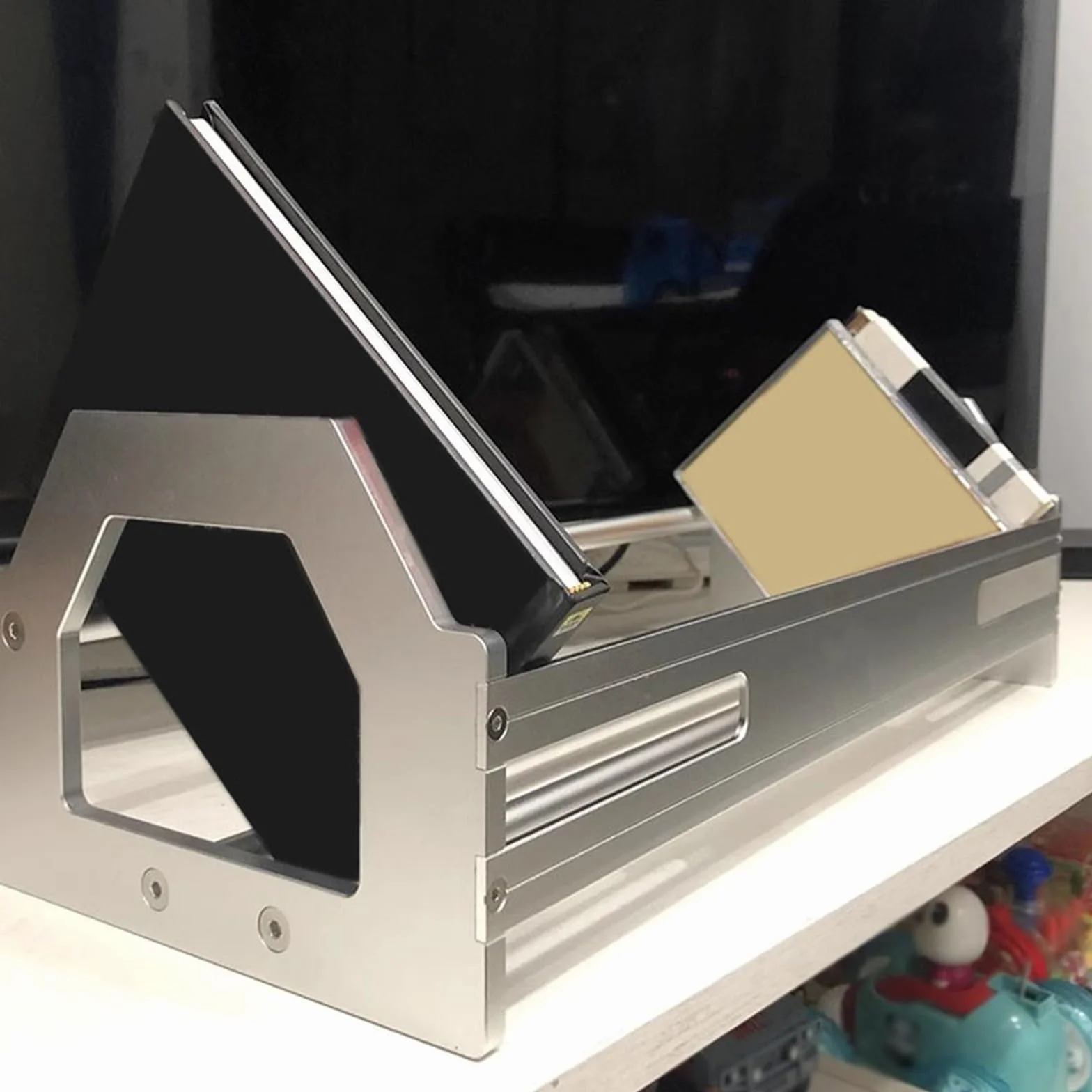 WQQYU6HKF Custodia per CD Porta-album da tavolo in lega di alluminio con supporto for album CD in metallo aperto in stile industriale Portadischi