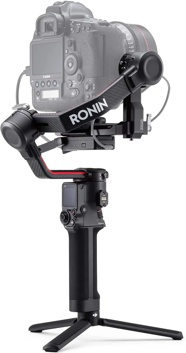 DJI RS 2 Pro Combo - Stabilizzatore Gimbal a 3 Assi per DSLR e Fotocamera Mirrorless, Nikon Sony Panasonic Canon Fujifilm, Ronin S, 4,5 kg di Carico, Focus Motor, Trasmettitore di Immagini - Nero