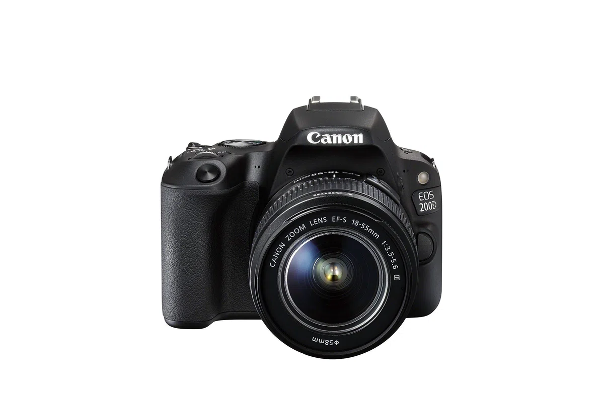 Canon EOS 200D Fotocamera Digitale Reflex con Obiettivo EF-S 18-55mm f/3.5-5.6 DC III, Nero