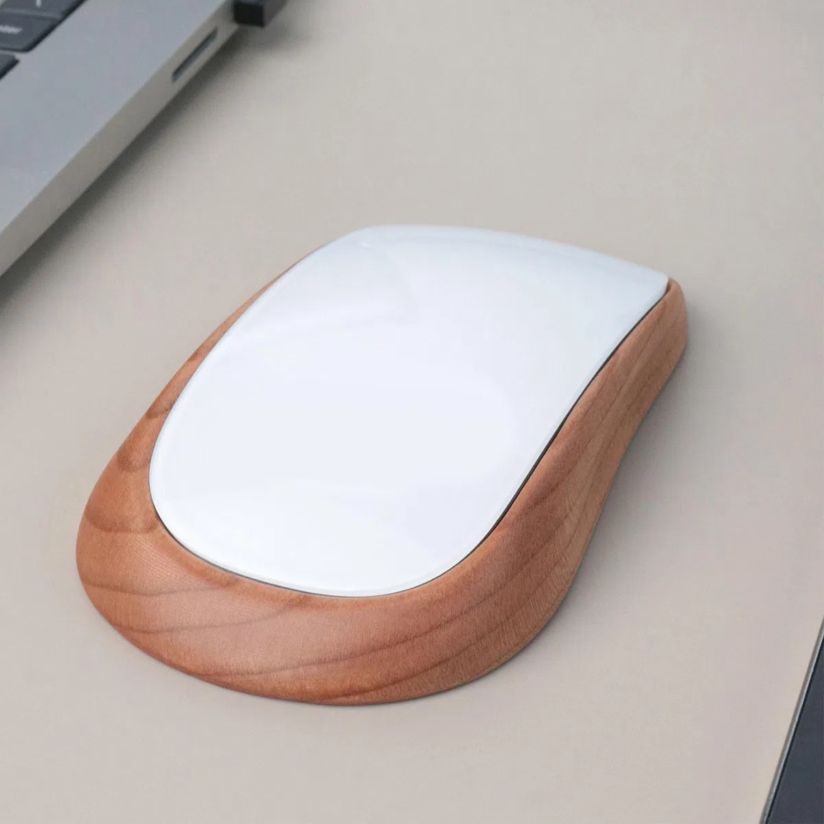 Dock Ricarica in Legno per Porta USB C e Base Stabile per Caricabatterie per USB C efficienti negli spazi Lavoro