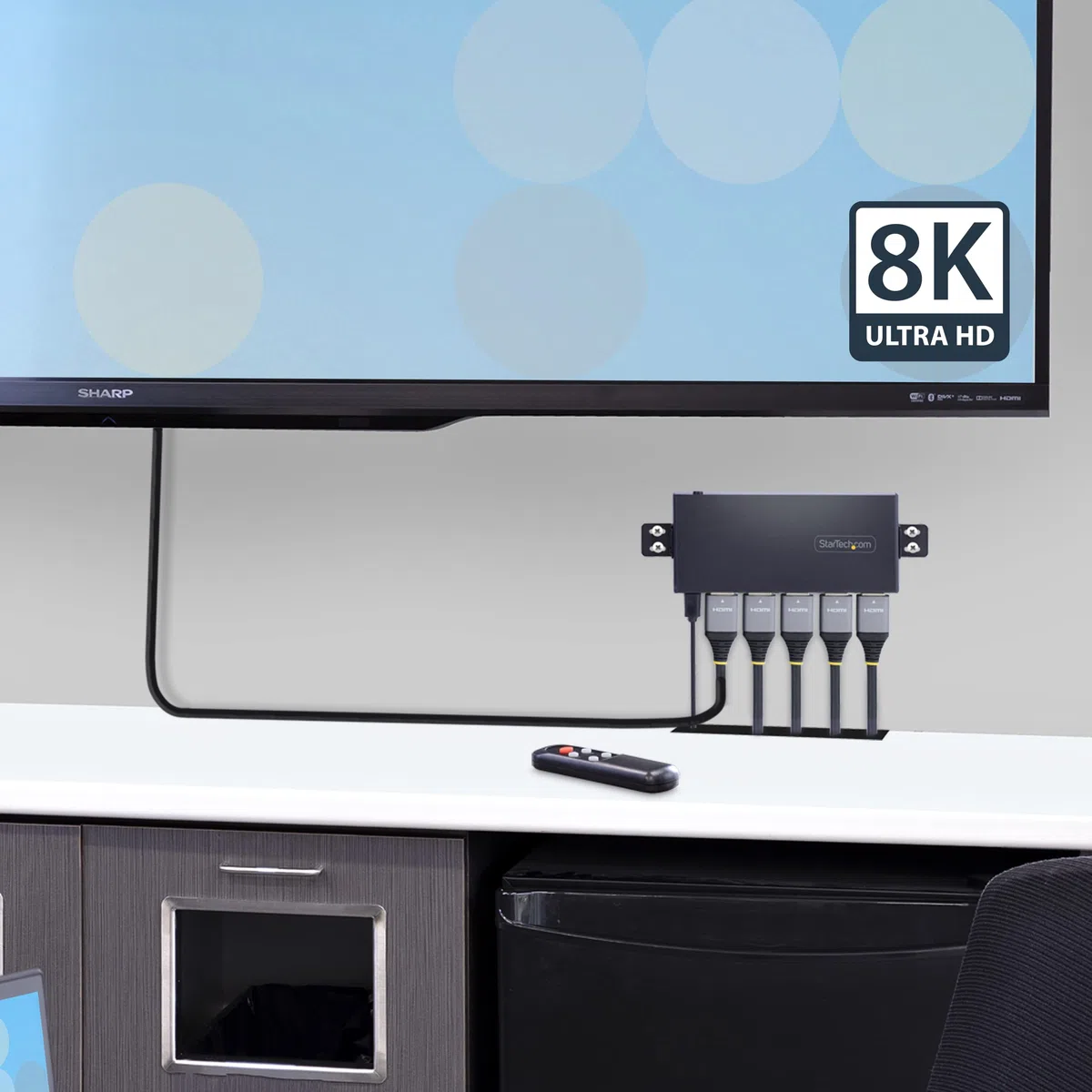 StarTech Switch HDMI 8K a 4 Porte, 60Hz UHD, HDR10+ (4PORT-8K-HDMI-SWITCH) | Commutatore 4 In 1 Out, Commutazione automatica e manuale delle sorgenti, Telecomando incluso