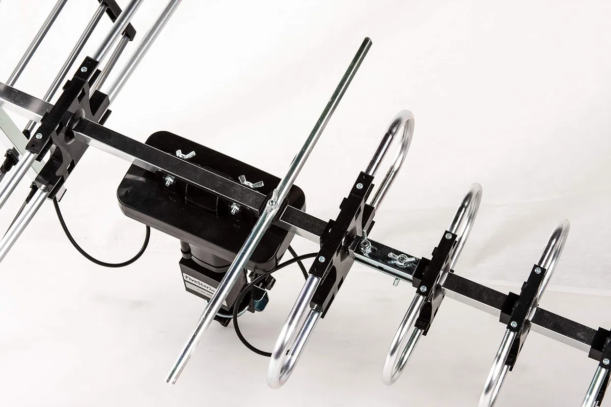 Five Star Antenna TV HD per esterni più forte fino a 200 miglia a lungo raggio con rotazione motorizzata di 360 gradi, radio UHFVHFFM con telecomando a infrarossi design avanzato Plus kit di