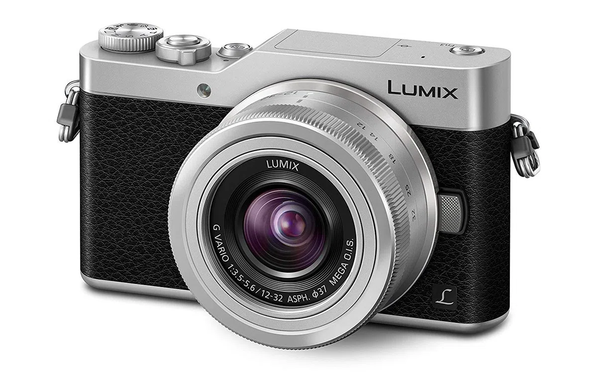 Panasonic LUMIX G DC-GX800KEGS Fotocamera Digitale Mirrorless 4K, Obiettivo LUMIX G VARIO 12-32mm F3.5-5.6 con Stabilizzatore MEGA OIS, Tiltable Monitor LCD Touch da 3, Flash Integrato, Wi-Fi, Argento